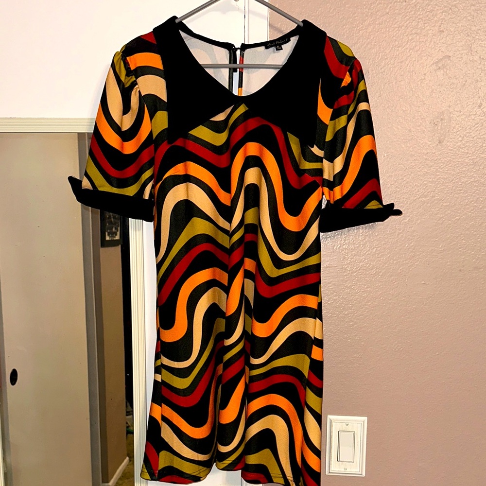 Retro Multicolor Wave Dress